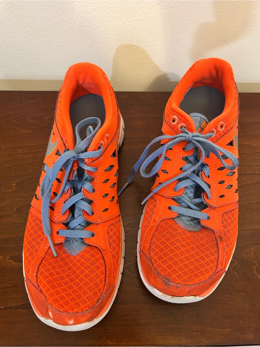 Nike women’s flex 580440-800 running shoes orange size 8.5